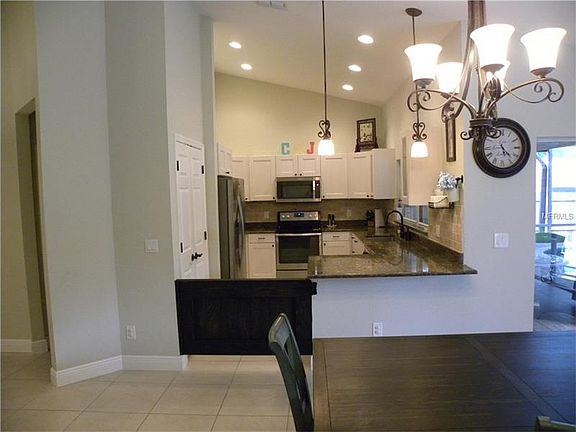 5th image of 2824 Manor Hill Dr