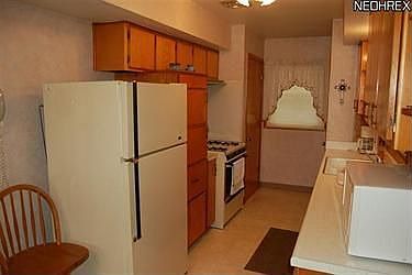 3rd image of 1717 Lealand Ave