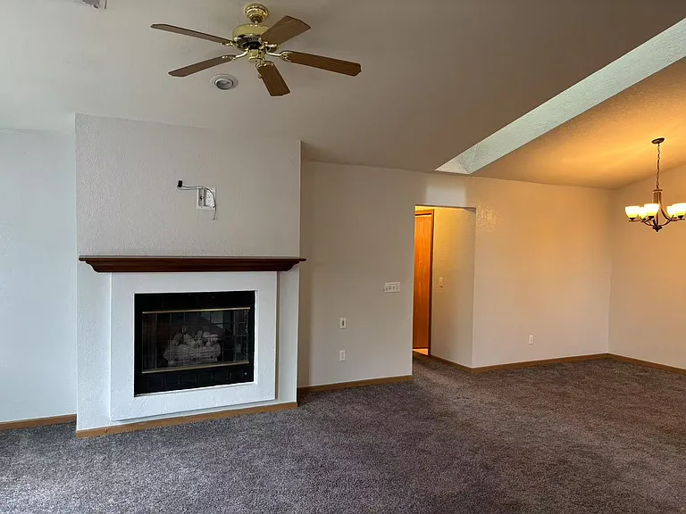 1101 Hilltop Ln #NA — Photo 2