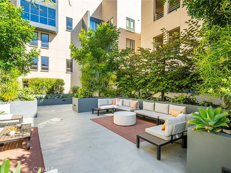 39 S Los Robles Ave #6010 — Photo 30