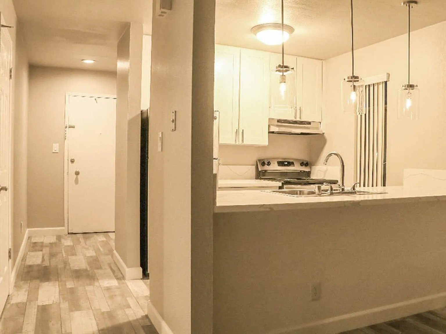 Peacock Apartments — Photo 4