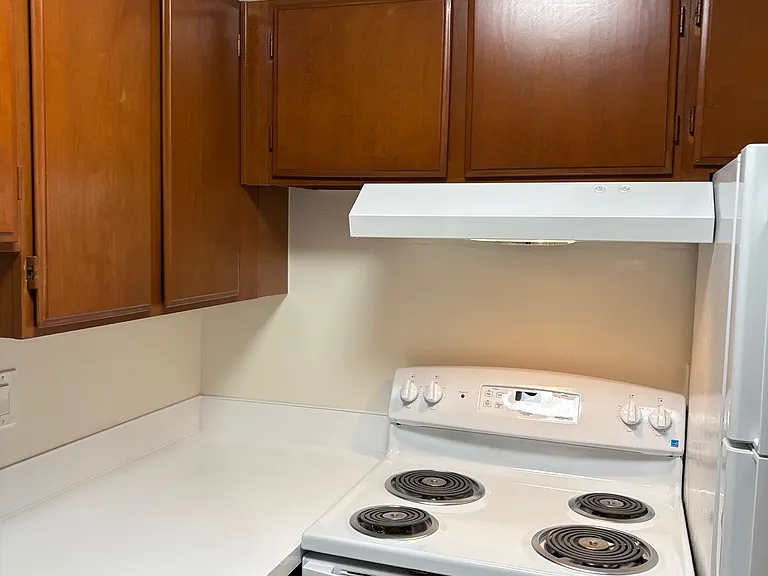 4875 SW Lombard Ave — Photo 16
