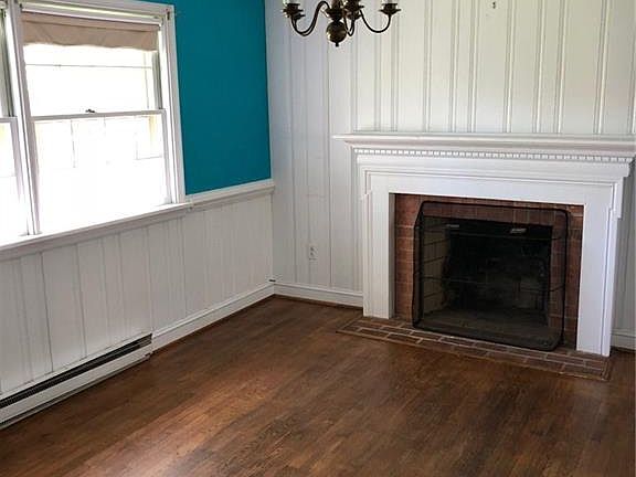 5th image of 2402 Farrand Dr