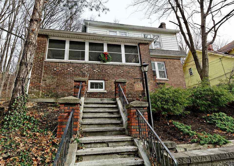 1st image of 54 N Lake Ave