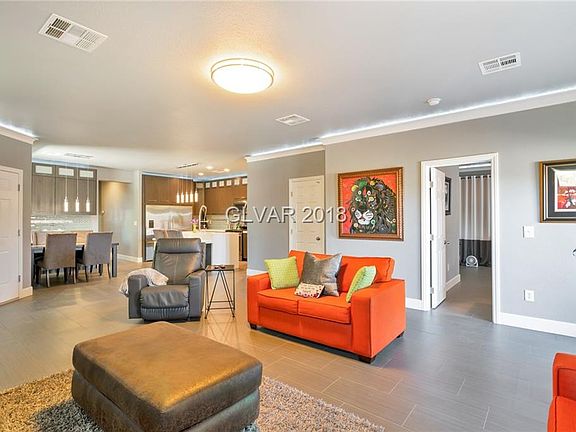 3rd image of 984 Fishing St