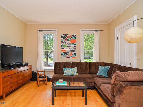 2nd image of 51 Caledonia St NE