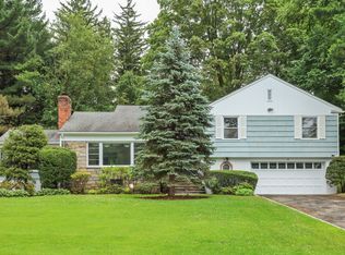 25 Crosshill Rd, Hartsdale, NY 10530