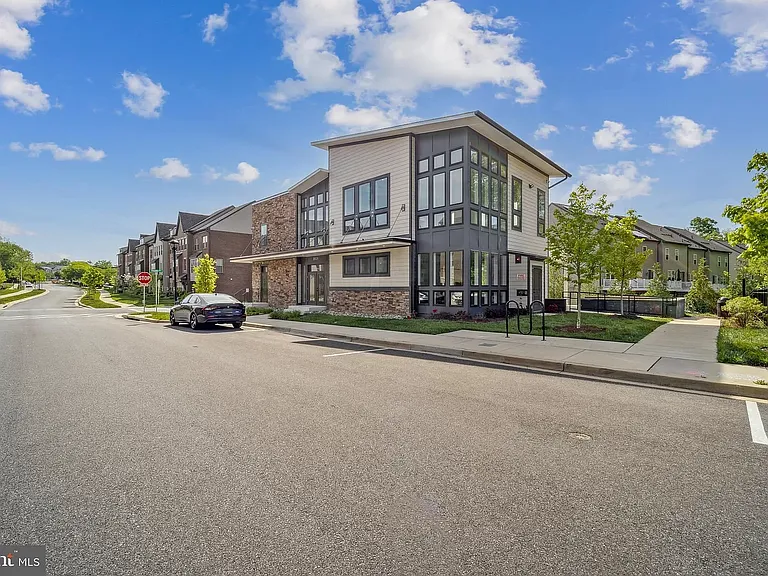 103 Capital Ct — Photo 10