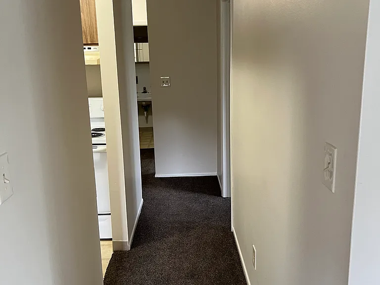 Mapleview Terrace Apartments — Photo 32