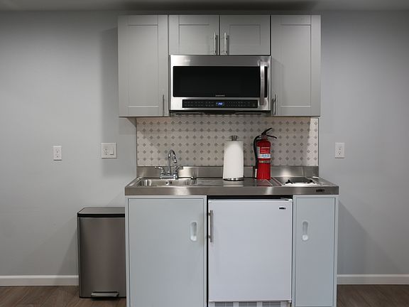 3rd image of 15422 Linden Ave N Studio 4