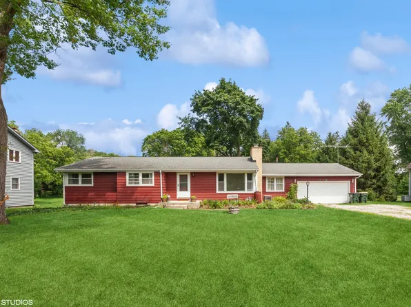 27W256 Hoy Rd, Warrenville, IL 60555