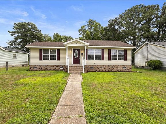 3rd image of 10 Langley Cir