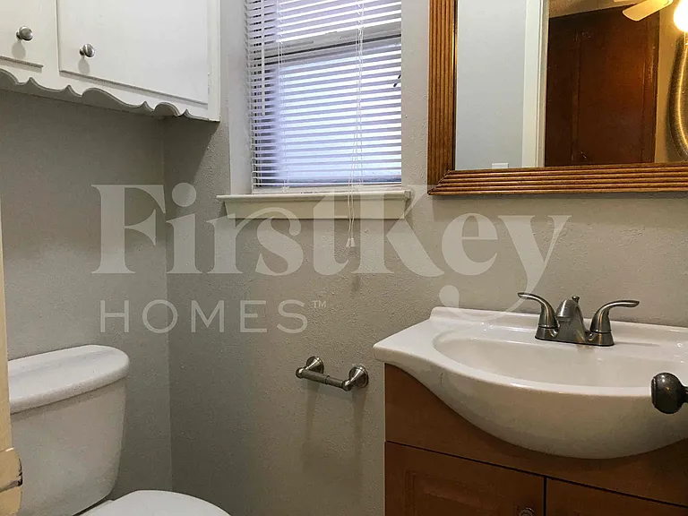 2710 Peachtree Ln — Photo 23