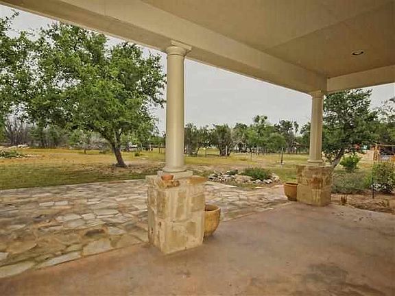 3rd image of 106 Camm Lary Cir