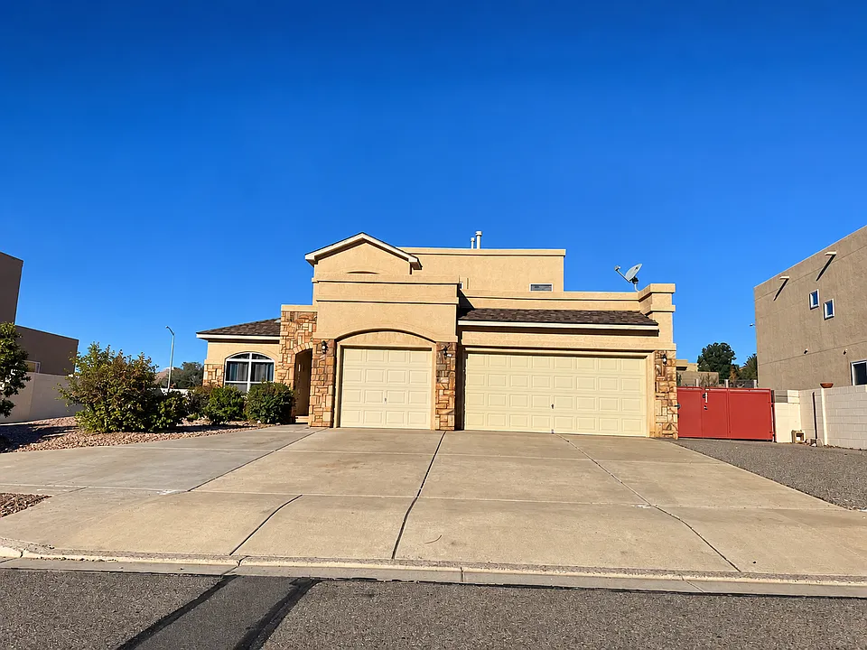 4924 Sundance Ct NE
