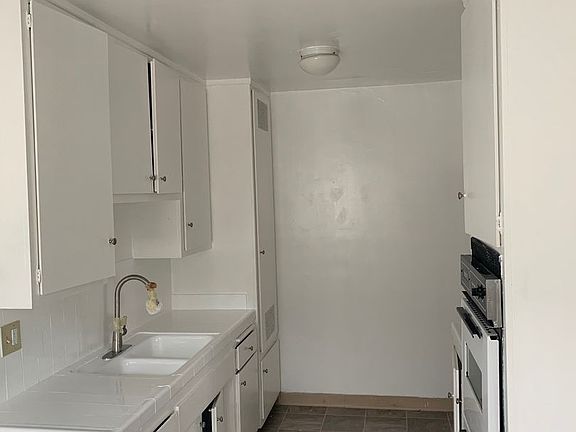 2nd image of 15610 Nuanu Dr APT 4