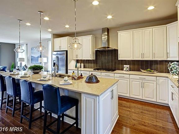 5th image of 7914 Culloden Crest Ln