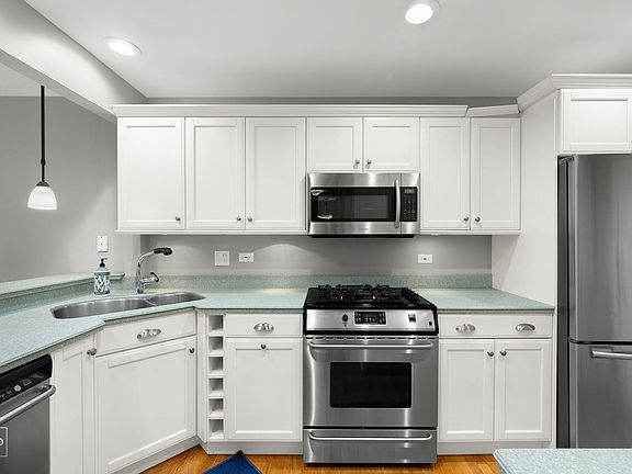 3rd image of 53 Briarwood Sq