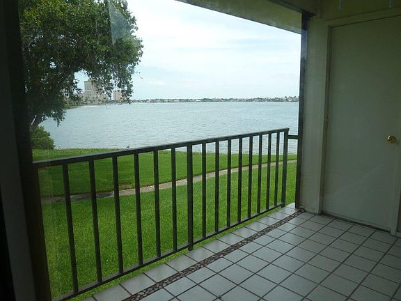 4th image of 6104 Palma Del Mar Blvd S