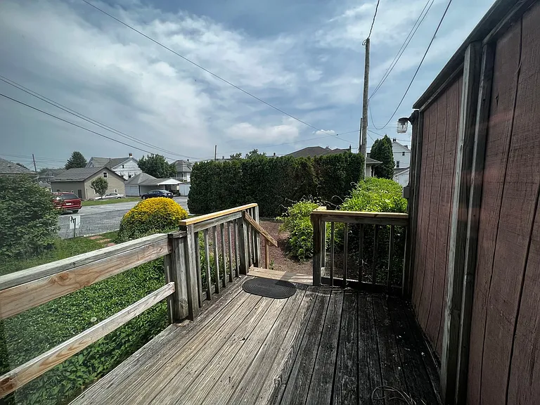 212 E Main St - DNTF — Photo 33