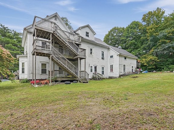 3rd image of 12 Chase St