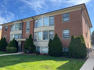 (Undisclosed Address), Oak Park, IL 60302