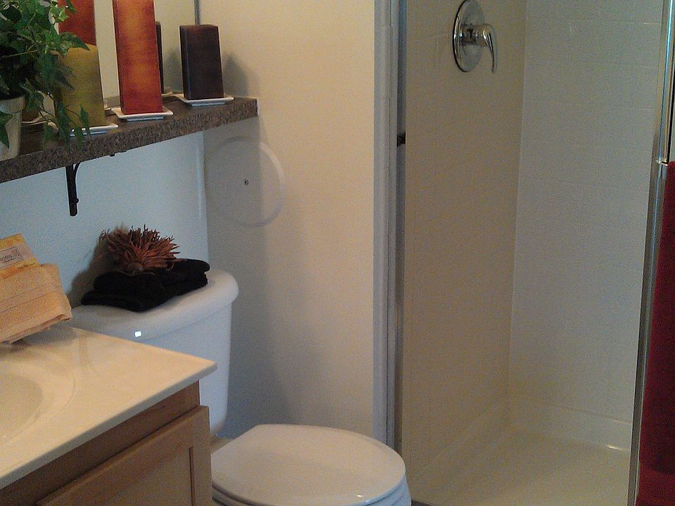 2nd image of 23240 Surrey Way Unit A