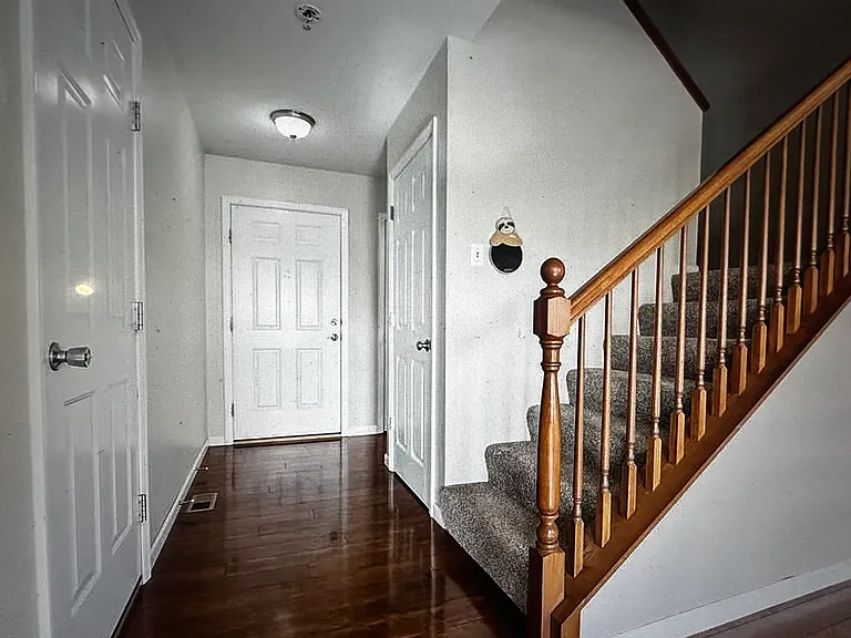 638 Country Village Dr — Photo 15