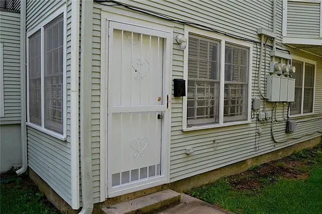 2 bed, 1.0 bath, 905 sqft, $1,400 — Photo 3