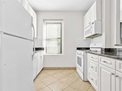 21-77 33rd #3H, Astoria, NY, 11106