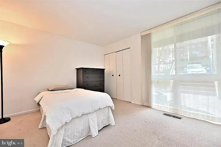 2212 S Randolph St #1 — Photo 27