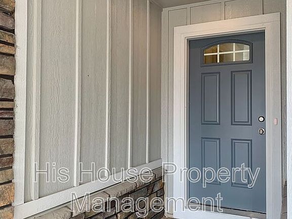 3rd image of 3618 Sienna Ave