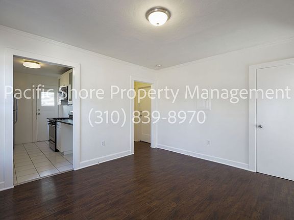 3rd image of 832 Hyperion Ave #834