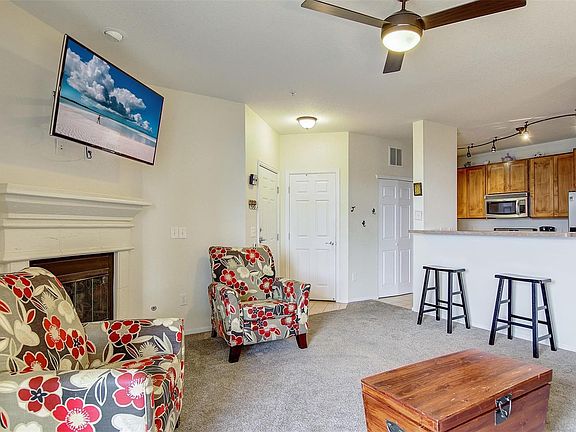 4th image of 3865 S Dayton St Unit 207