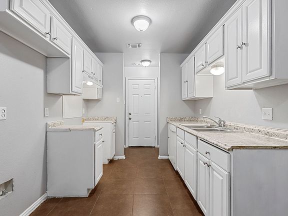 5th image of 4966-68 Willie St #4966