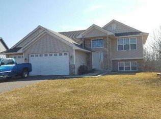 907 Winsome Way NE, Isanti, MN 55040