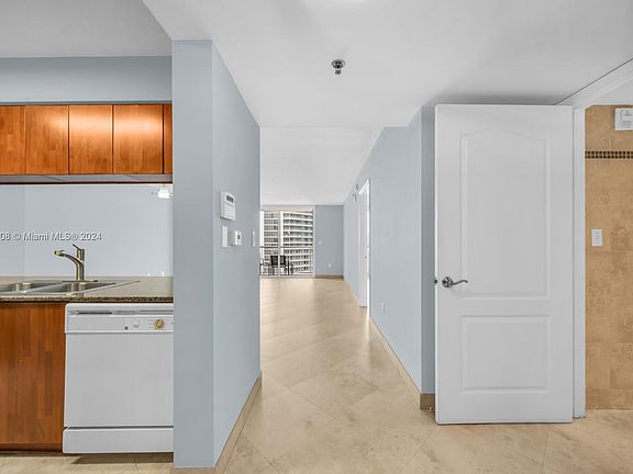 5th image of 1200 Brickell Bay Dr APT 3403