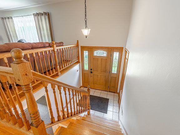 3rd image of 321 N Morris Dr