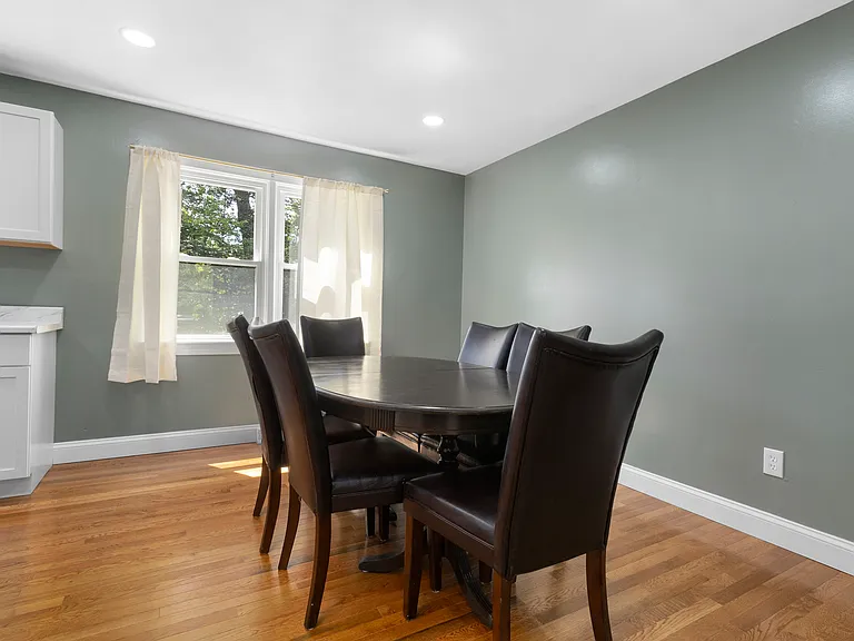 33 Concord Dr — Photo 9