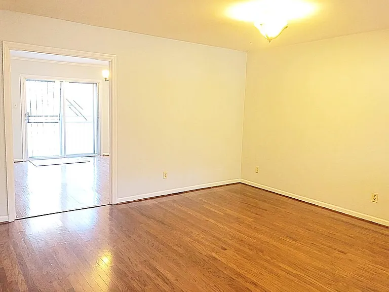 7922 Illinois St — Photo 2