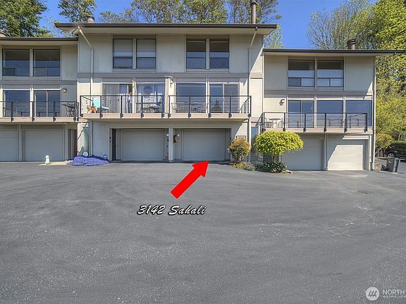2nd image of 3142 Sahali Drive NE