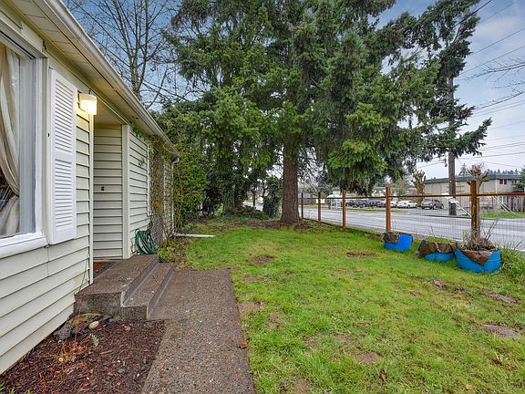 2nd image of 6318 NE Hazel Dell Ave