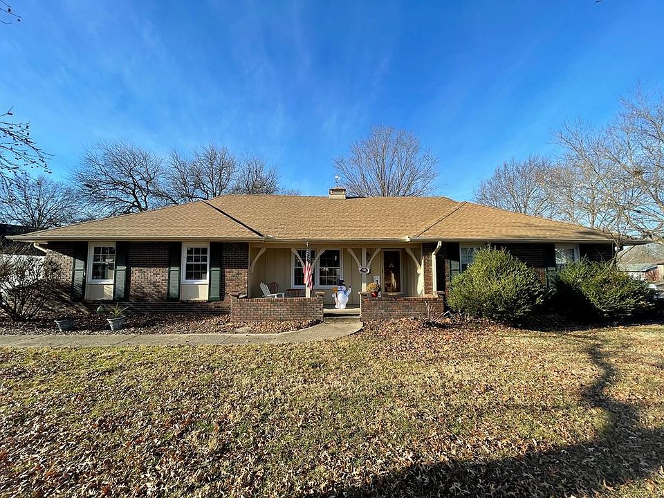 1st image of 705 Village Dr