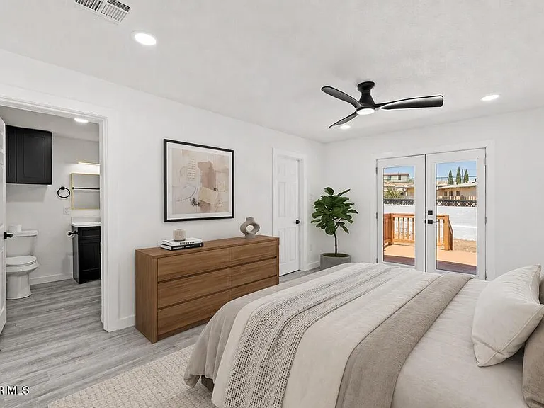 3221 N Stanton St — Photo 34