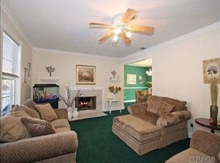 51 Carmen View Dr, Shirley, NY 11967