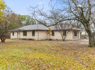 1136 Bear Creek Rd, Cedar Hill, TX 75104