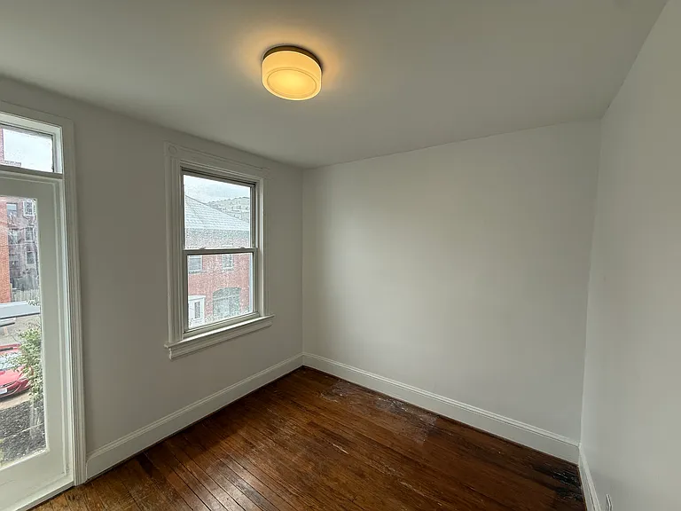 1318 Girard St NW — Photo 35