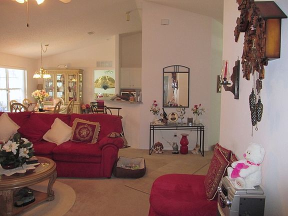 3rd image of 23 Whippoorwill Dr
