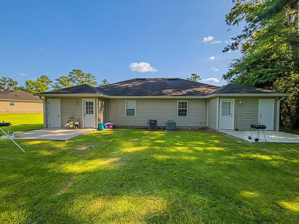 2 bed, 1100 sqft, $1,400 — Photo 4