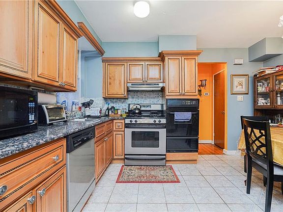 4th image of 5614 Avenue N